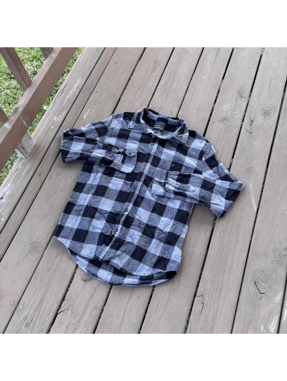 AEROPOSTALE Black & Gray Plaid Flannel Shirt – Button Up Softspun Large 20x28
